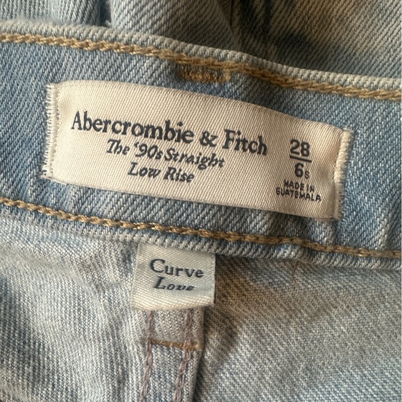 Abercrombie & Fitch The 90’s Straight Low Rise Curve Love Jean - Picture 4 of 4